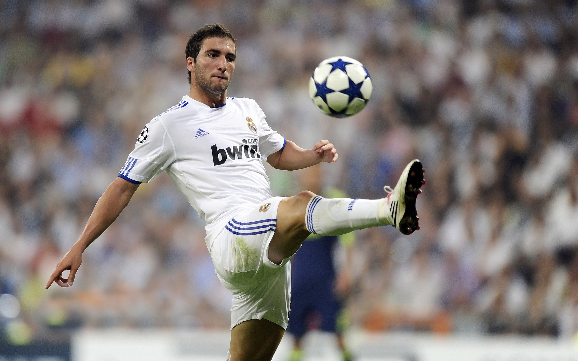 AG捧杯瞬间,移动电竞迎来自己的高光时刻,中国移动电竞